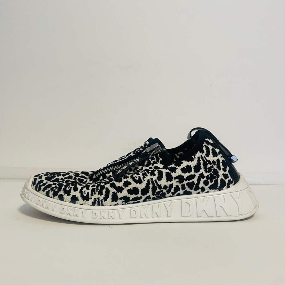 DKNY Black and White Melissa Slip on casual Sneakers K4991913 6 1/2